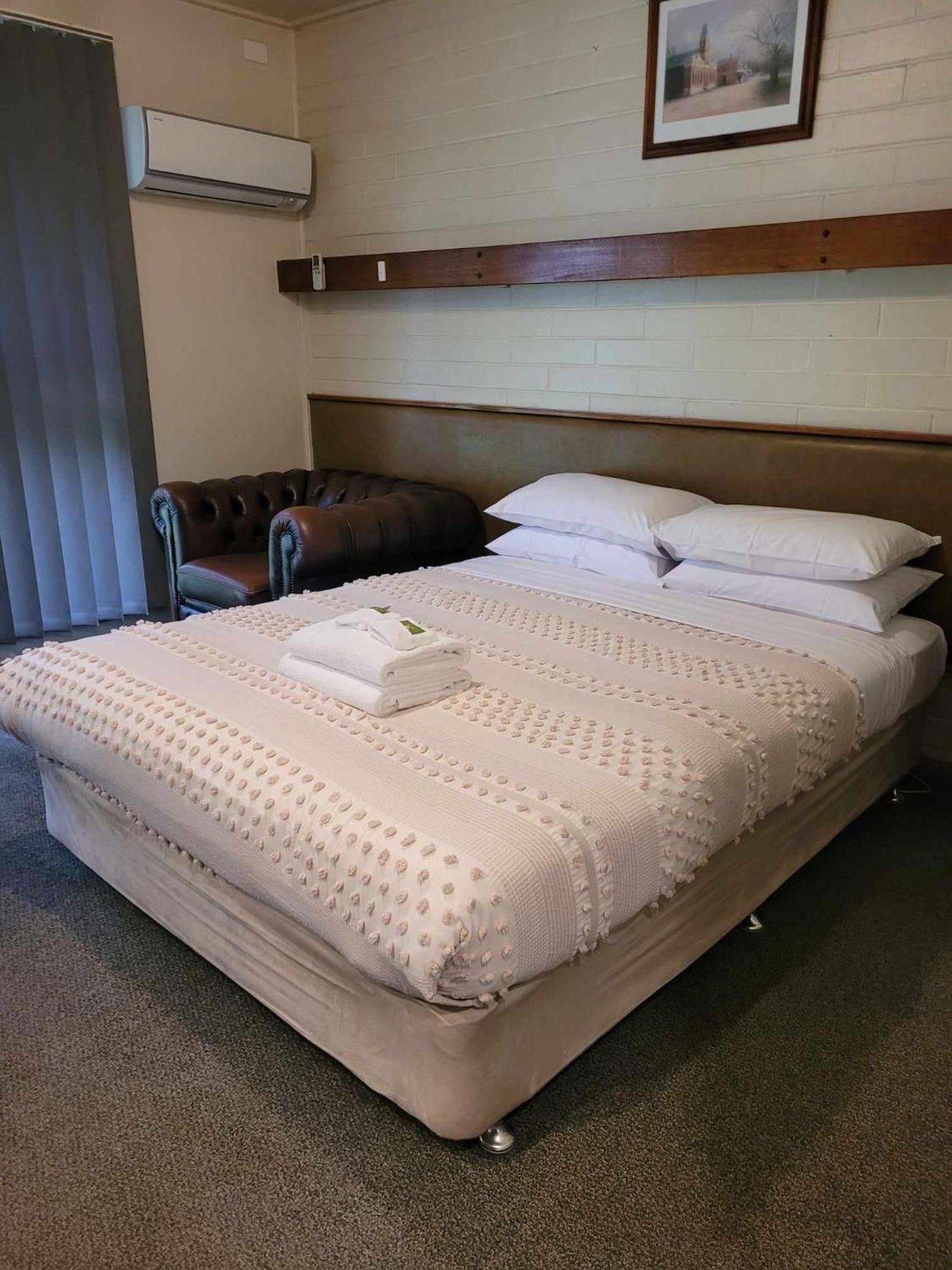 The Bright Motor Inn מראה חיצוני תמונה